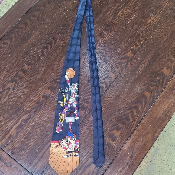 1996 Looney Tunes Mania 100% Silk Tie 👔 - Picture 7 of 9